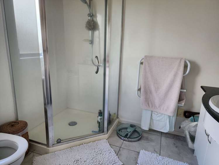 14A Baverstock Road Flat Bush_9