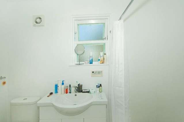 24A Ludlam Crescent Woburn_4