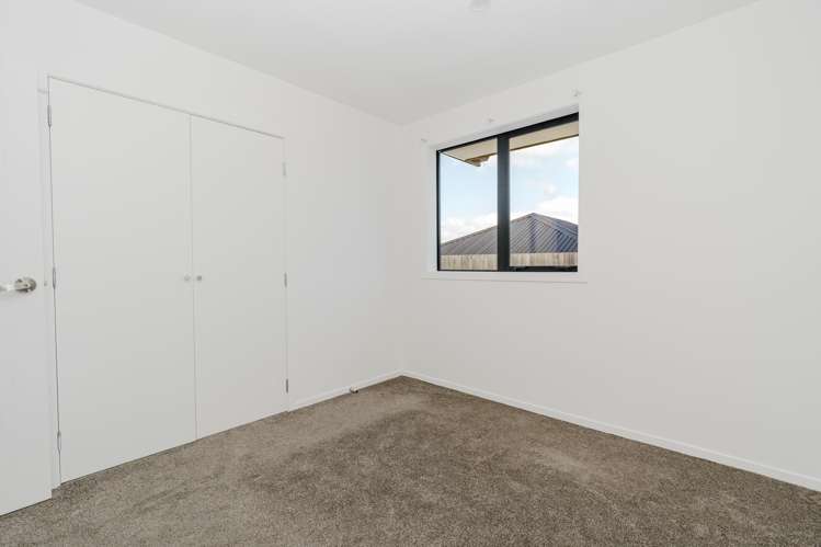 1/47 Cabourne Drive Glenview_11