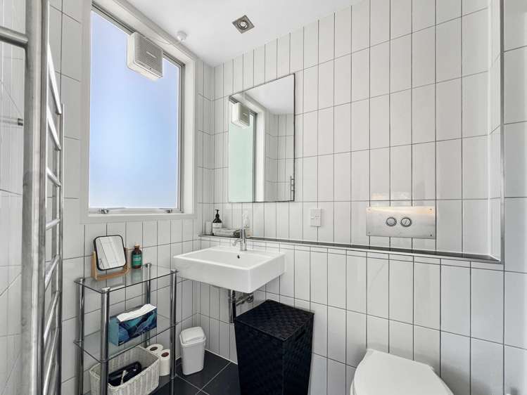 104/356OT/307 - 309 Harbour Road Ohope_16