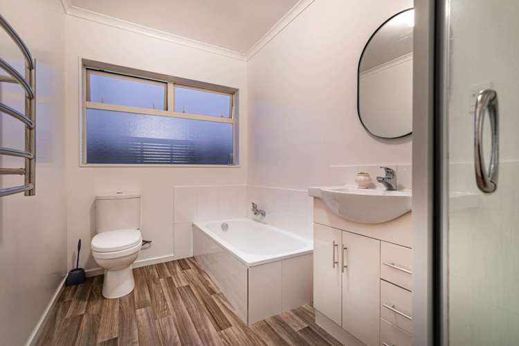 16 Francis Skinner Place Orewa_11