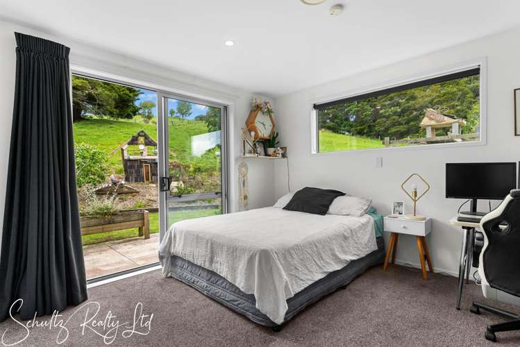 37 Willow Lane Maungaturoto_17