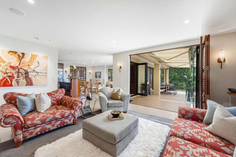 2 Glenoaks Rise Mellons Bay_9