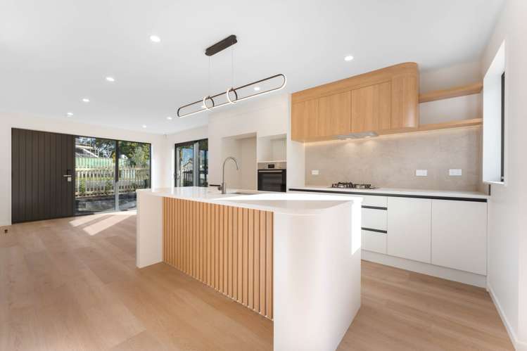 336A Royal Road Massey_3