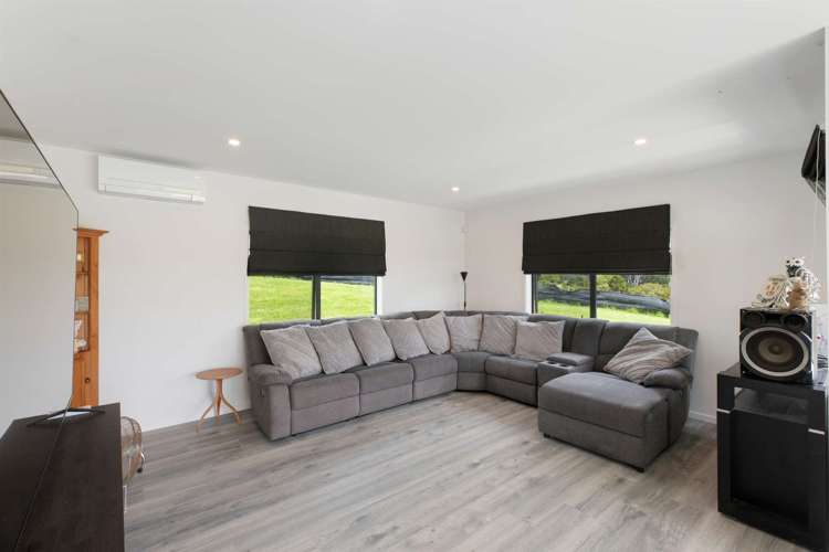 654 West Coast Road Makarau_16