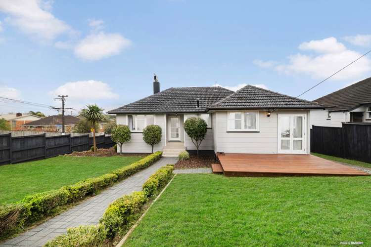 2 Marie Crescent Te Atatu South_3