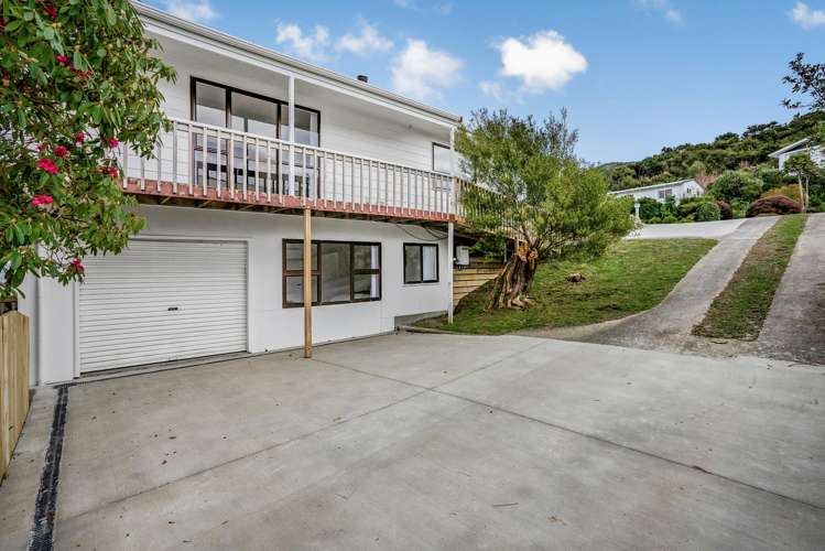 9 Naseby Grove Wainuiomata_2