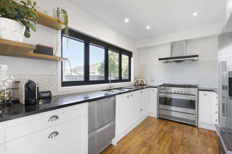 2/9 Steen Place Mangere Bridge_2