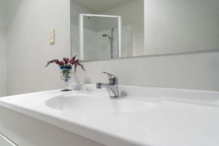 9/446 Ferry Road Woolston_8