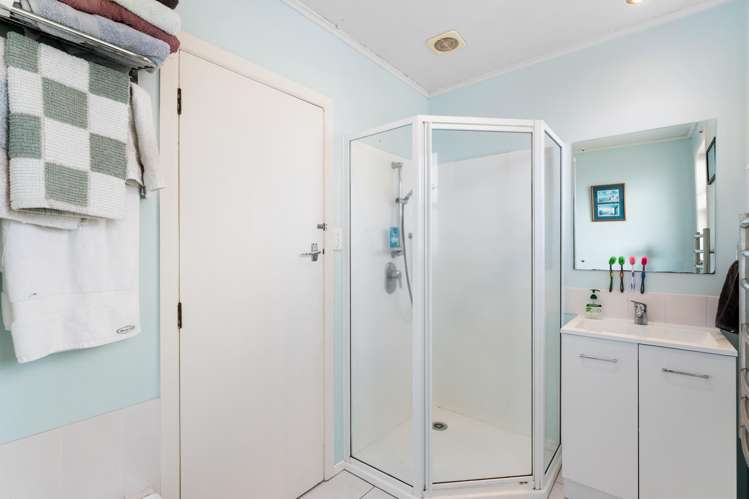 7 Bayside Avenue Te Atatu Peninsula_12