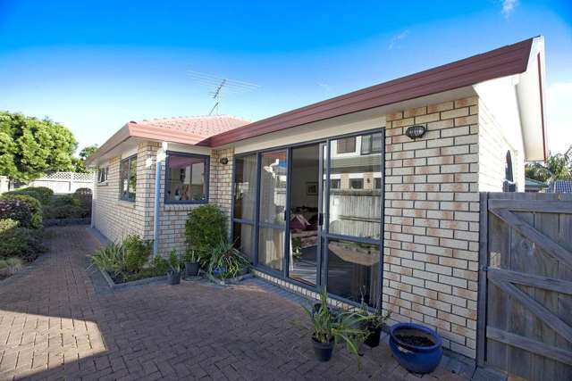 22 Red Hibiscus Road Stanmore Bay_1