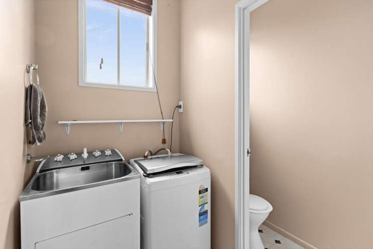 51 Riverbend Road Onekawa_18