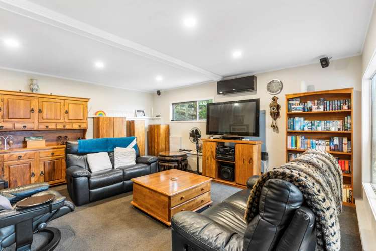 593 East Coast Road Browns Bay_17