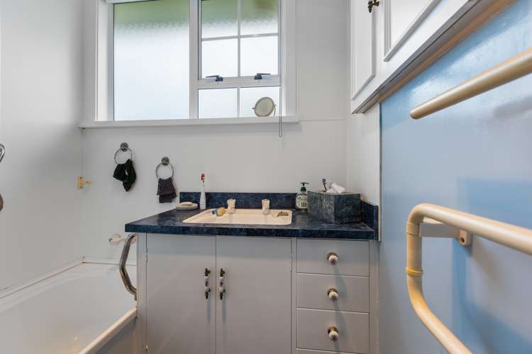 11 Karaka Street Merrilands_14