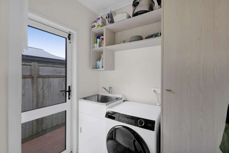 8 Manatu Lane Inglewood_14