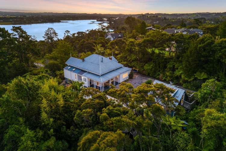 104 Attwood Road Paremoremo_34