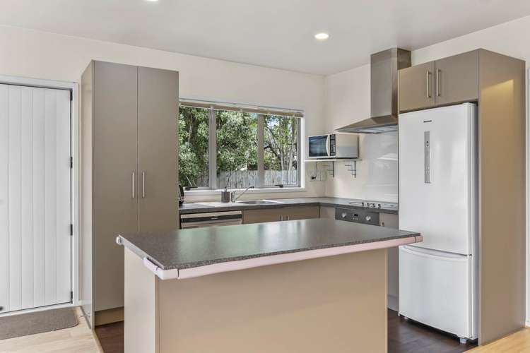 57a Riverpark Crescent Henderson_17