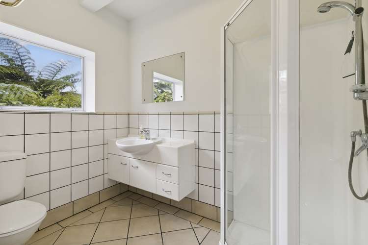 29 Satara Crescent Khandallah_18