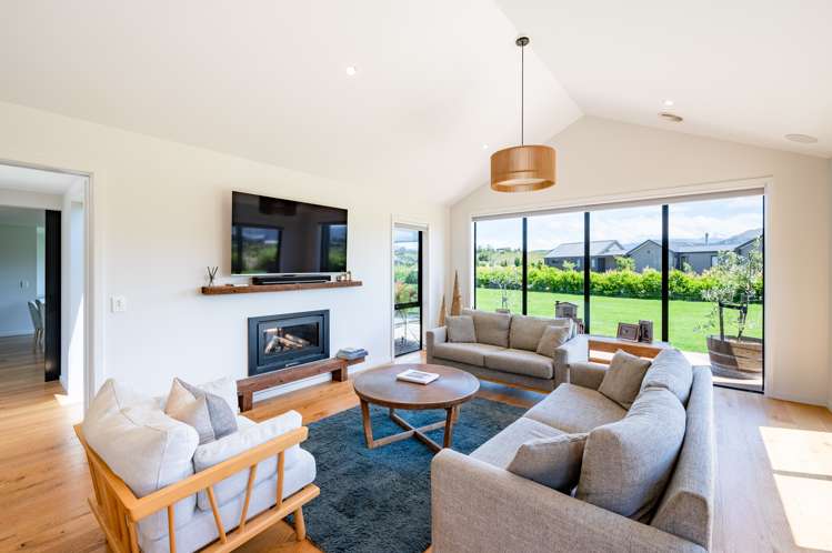 672 Aubrey Road Wanaka_8