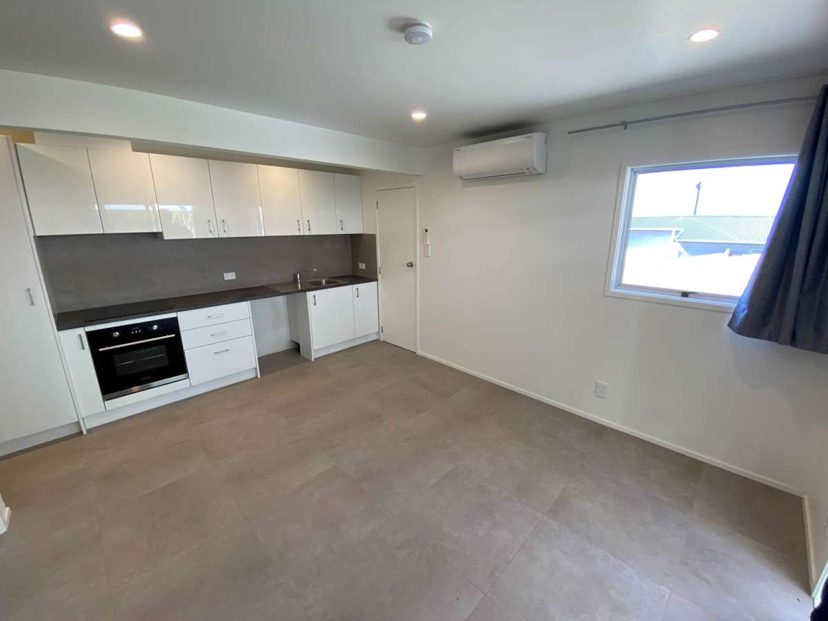 Sun-Drenched Coastal Haven: Newly Renovated St... 4