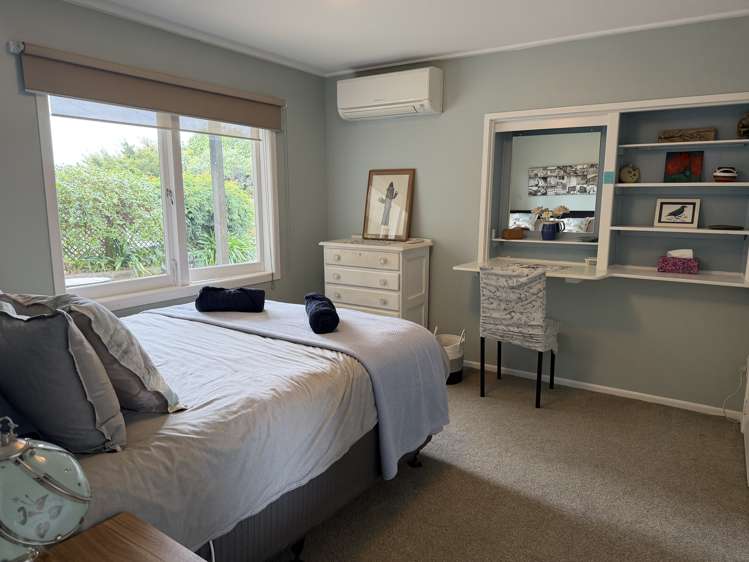 13 Colmar Road Mellons Bay_35