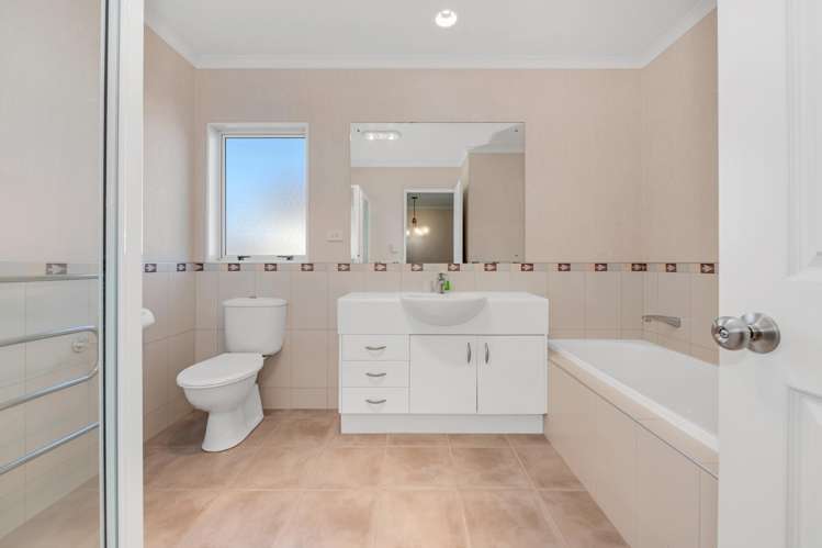 135 Middlefield Drive Flat Bush_16