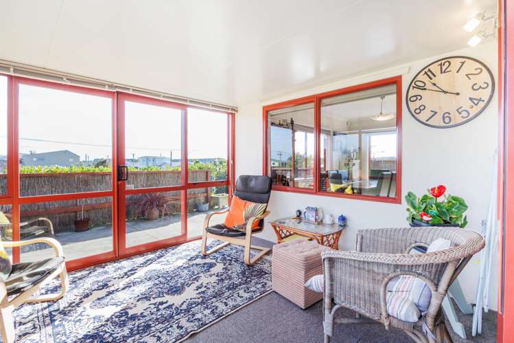 12 Robbie Street Foxton Beach_10