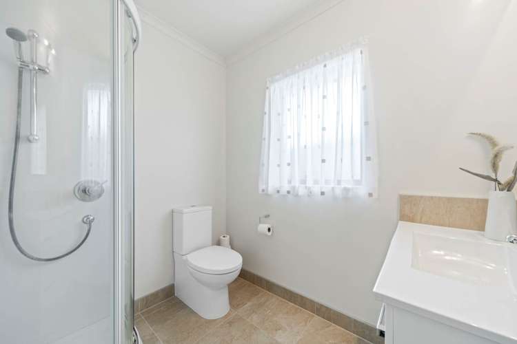 11 John Brooke Crescent East Tamaki Heights_17