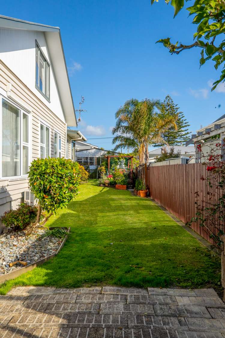 34 Smale Street Point Chevalier_22