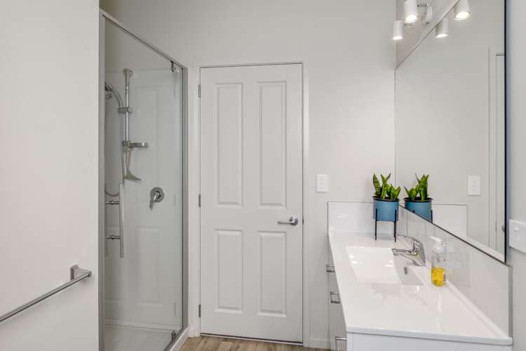 17/17 Simmonds Grove Greerton_15