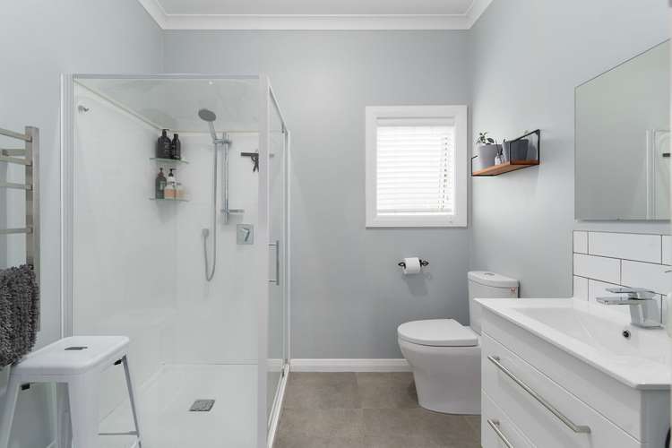 19 Clifton Avenue Carterton_18