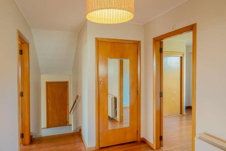 32 Domett Esplanade Cobden_30