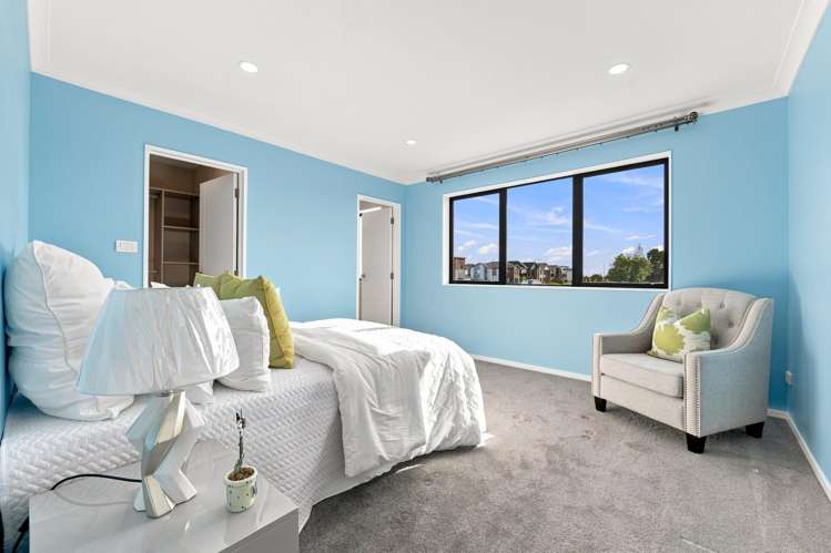 3 Golden Avenue Flat Bush_23