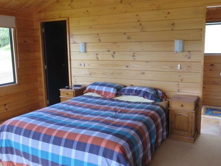 136 Oratia Place Onemana_16