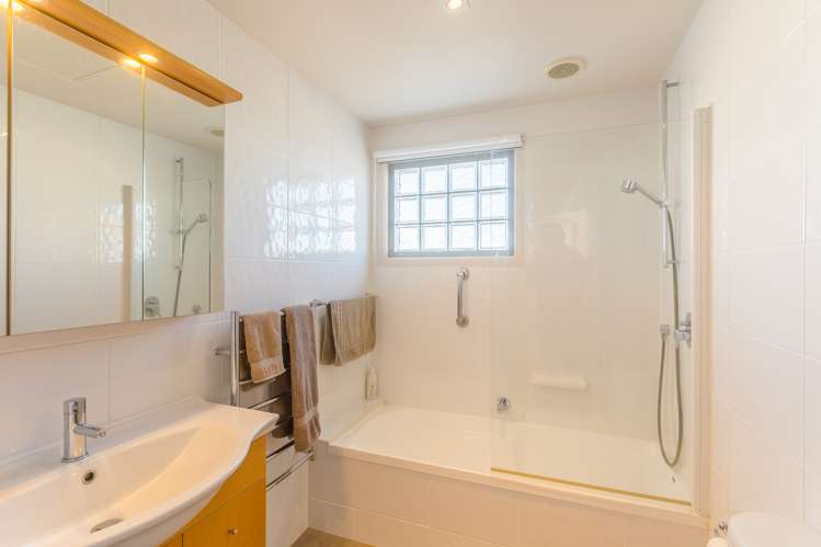 16/4 Seaview Road Paraparaumu Beach_11