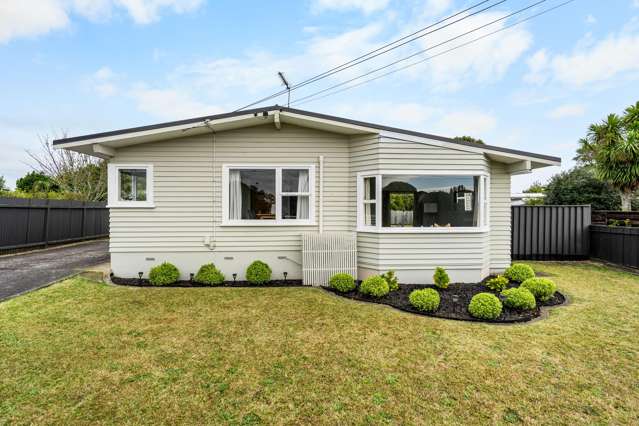 Opportunity Packed on Fitzroy Ave!