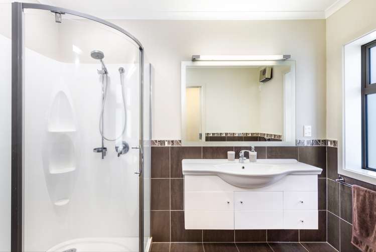 8 The Moorings Taupo_11