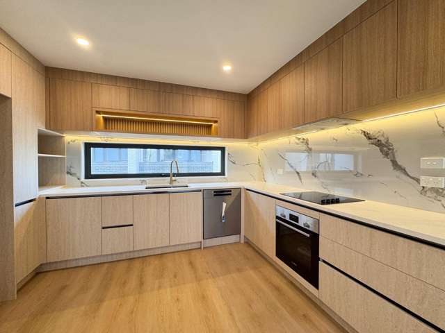 2/29 Wairau Avenue 10016_2