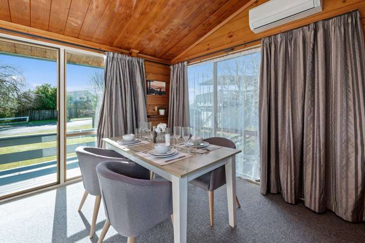 2 Cooper Avenue Holdens Bay_4