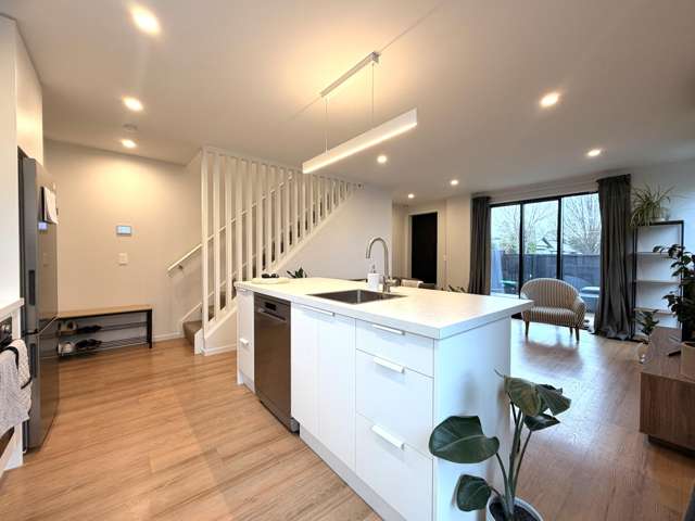 2/78 Wildberry Street Woolston_3