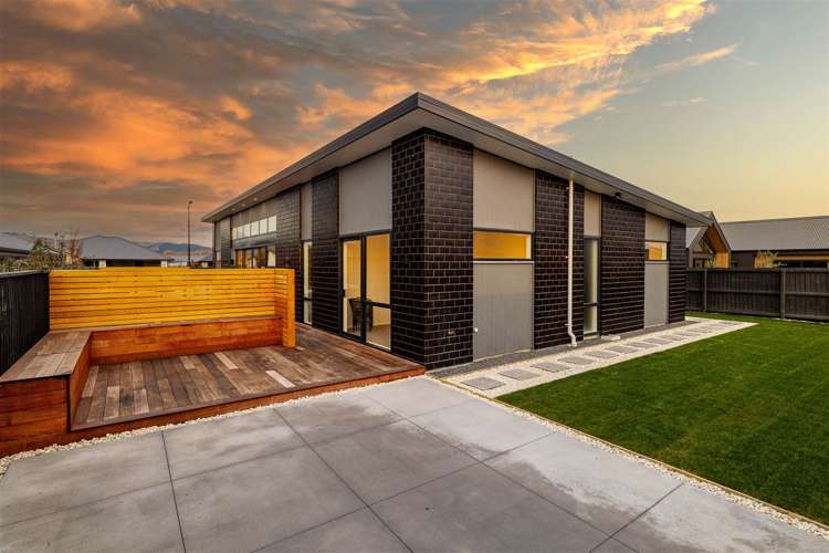 5 Florence Drive Lincoln_23