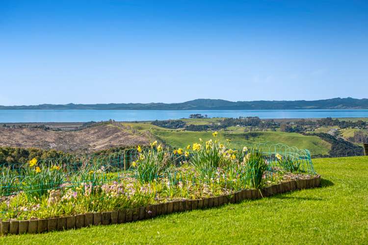 156 Te Kanae Road, South Head Helensville_24