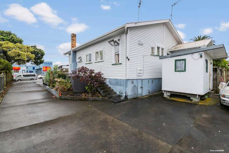 4092 Great North Road Glen Eden_1