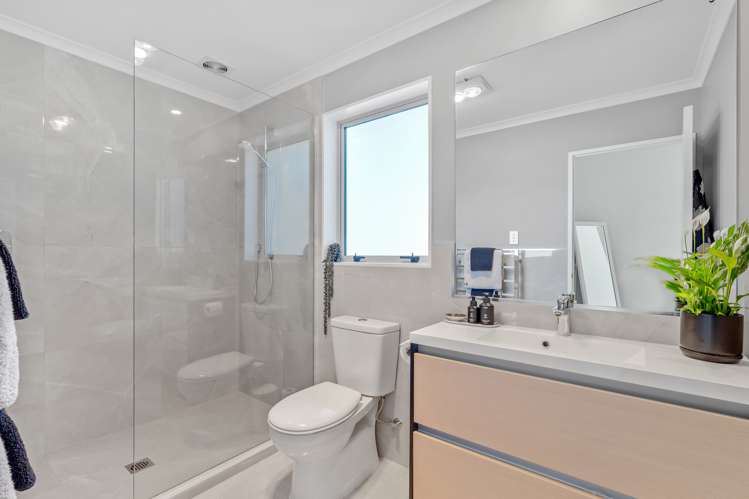 9 Symes Drive Red Beach_24