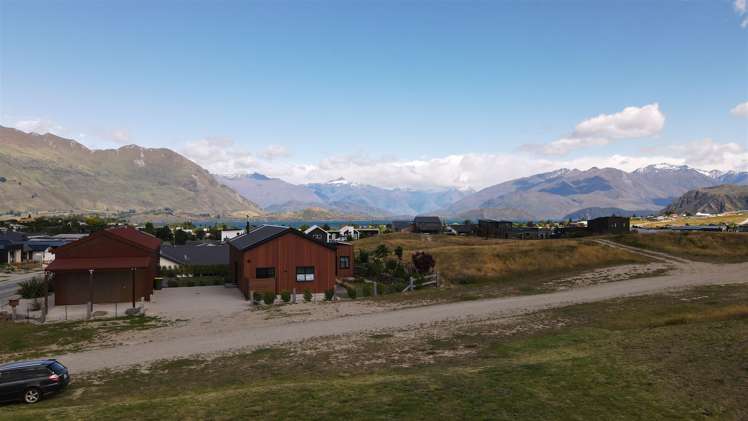 214 Aubrey Road Wanaka_11