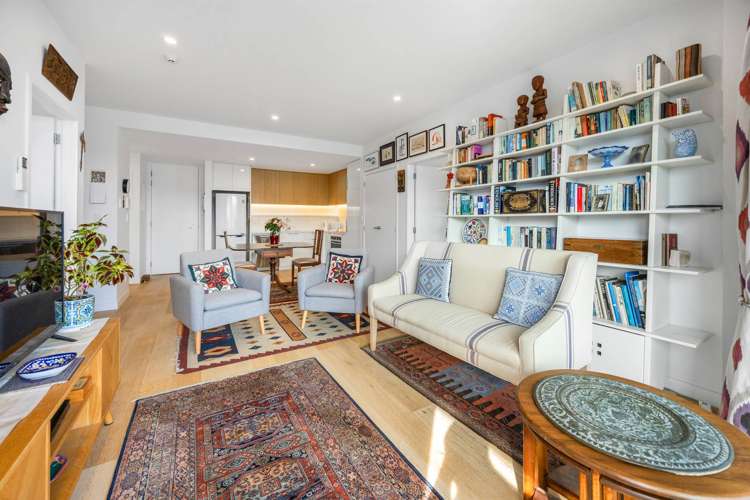 203/1 Kimiora Street Three Kings_7