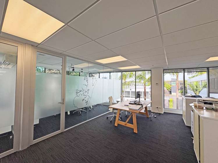Level 2/132 Hurstmere Road Takapuna_7