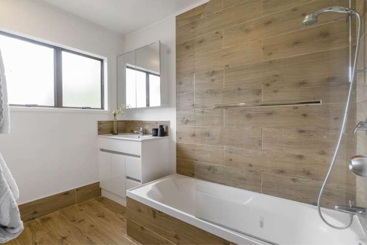 6 Everglade Drive Goodwood Heights_19