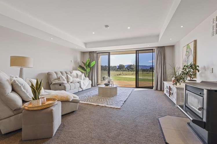 102 Glews Road Cust_16