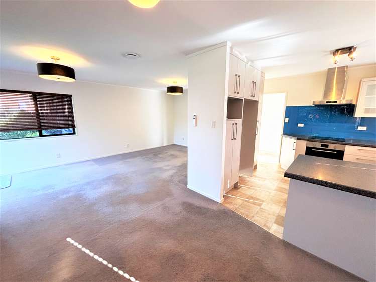 2/79 Mirrabooka Avenue Botany Downs_5